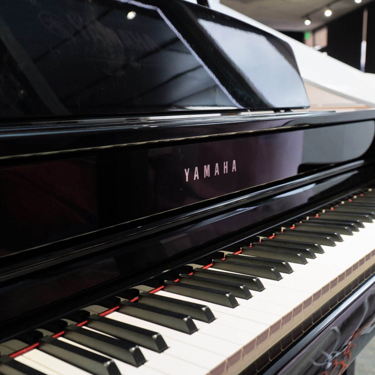 Yamaha CLP-795GP Flagship 700 Series Clavinova Grand