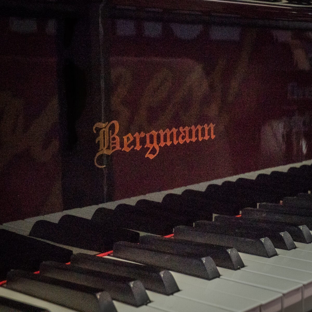 Bergman TG-150 Baby Grand