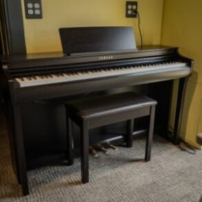 Image for Yamaha CLP-825 Upright Digital Piano
