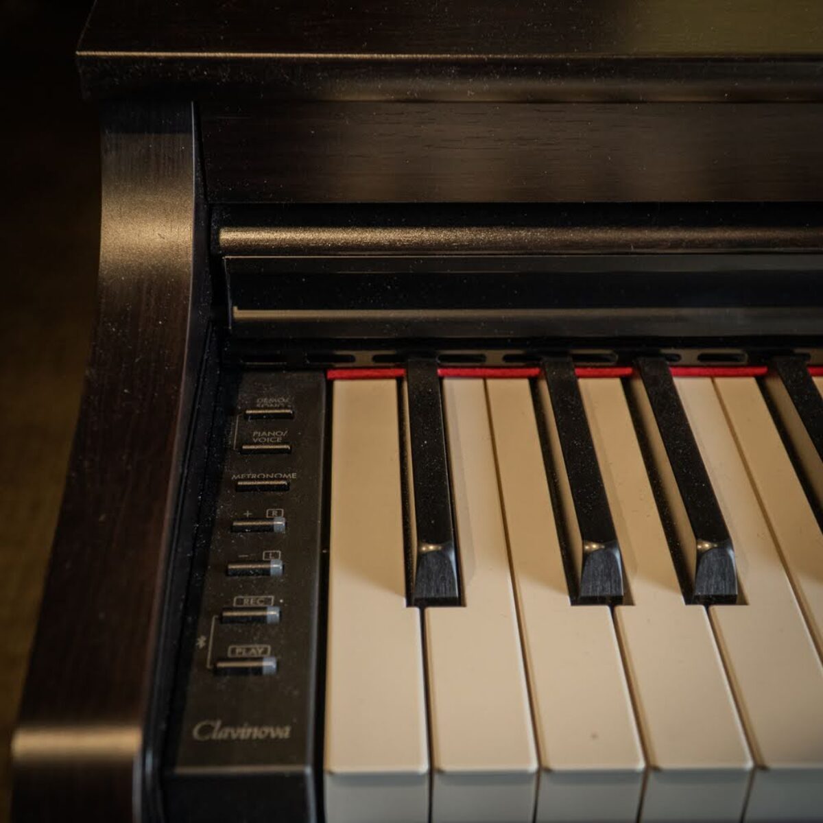 Yamaha CLP-825 Upright Digital Piano