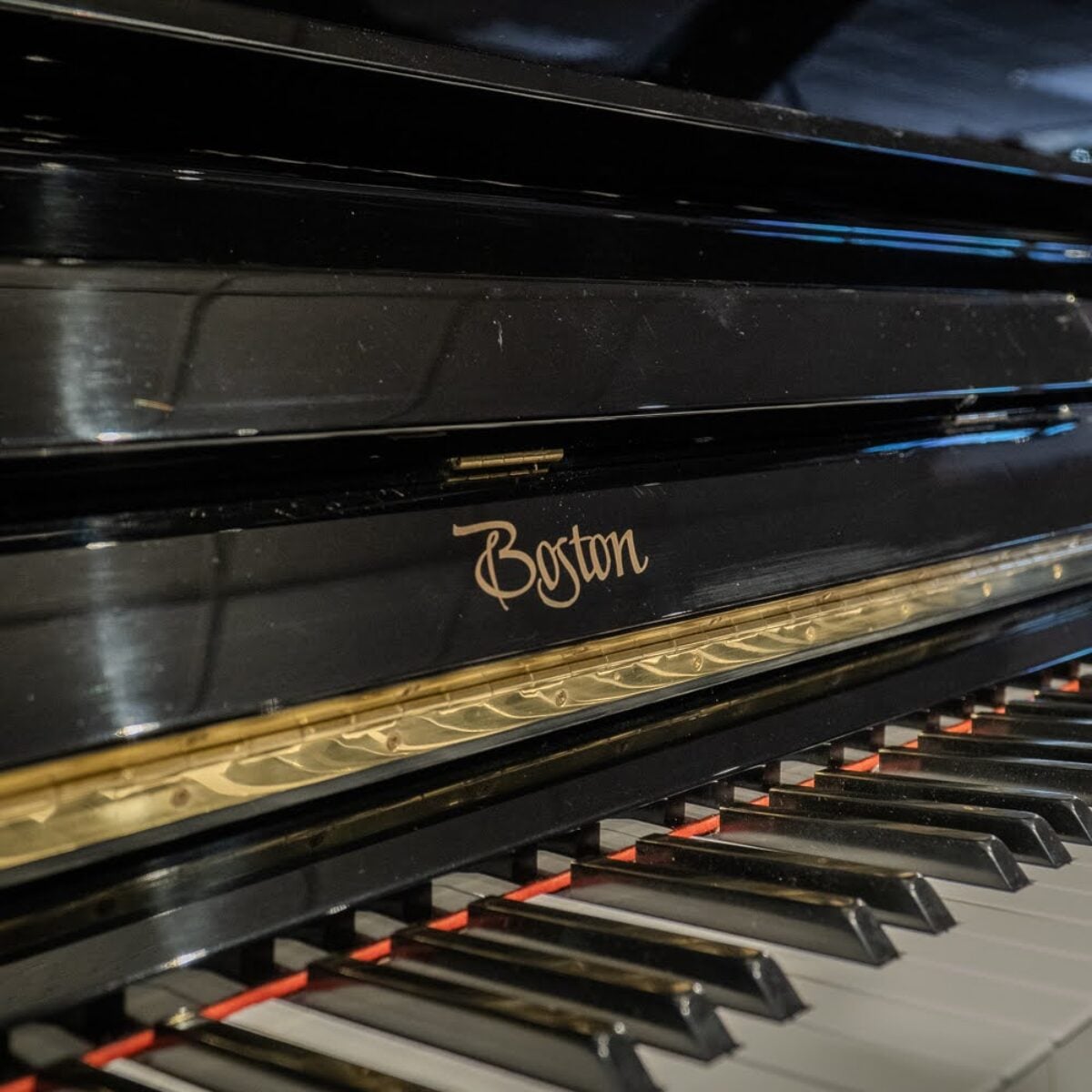 Boston UP-132 52″ Upright