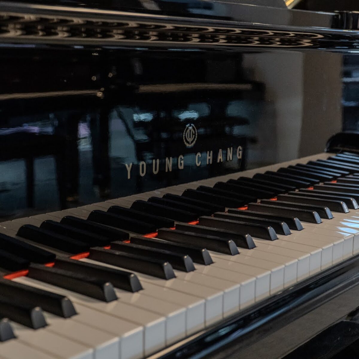 Young Chang G-150 Baby Grand
