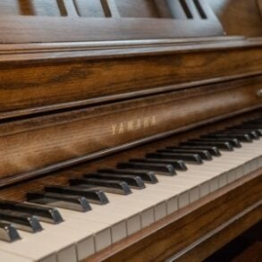 Image for Yamaha M302 Console
