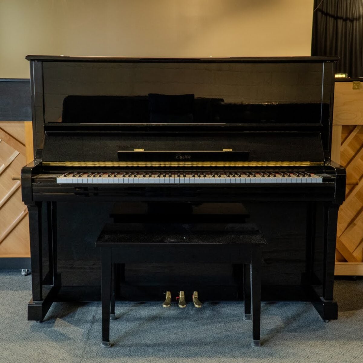 Boston UP-132 52″ Upright